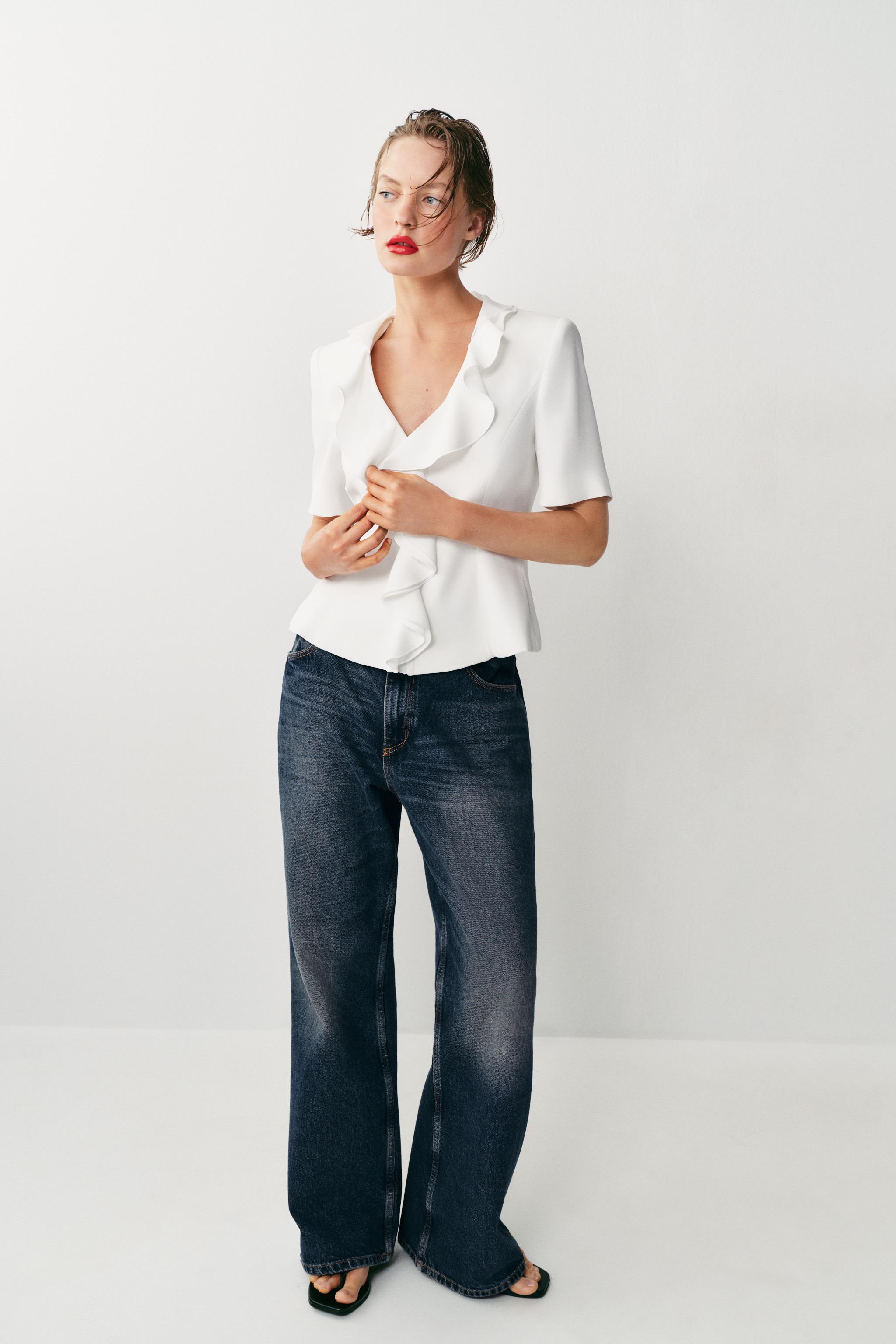 RUFFLED SHORT SLEEVE BLAZER